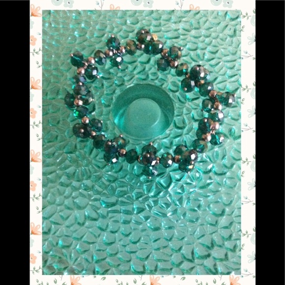 AuroraBorealis Silver Bead Stretch Bracelet NWOT - Picture 4 of 7